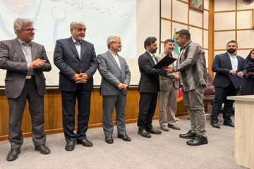 تجلیل از بهورزان برگزیده مرکز بهداشت شهرستان رشت